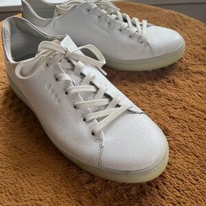 Ecco HydroMax Women's Spikeless White Leather Golf Shoes Size 40 or 9-9.5